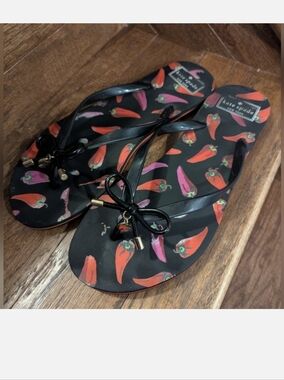KATE SPADE NEW YORK WOMENS FRILL CHILL PEPPER FLIP FLOP Size 10